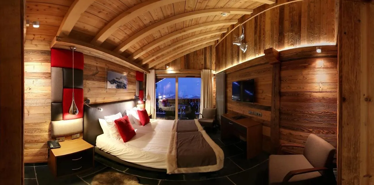 Hotel Alpina & Spa - Restaurant Oxalis Les Gets 3*,