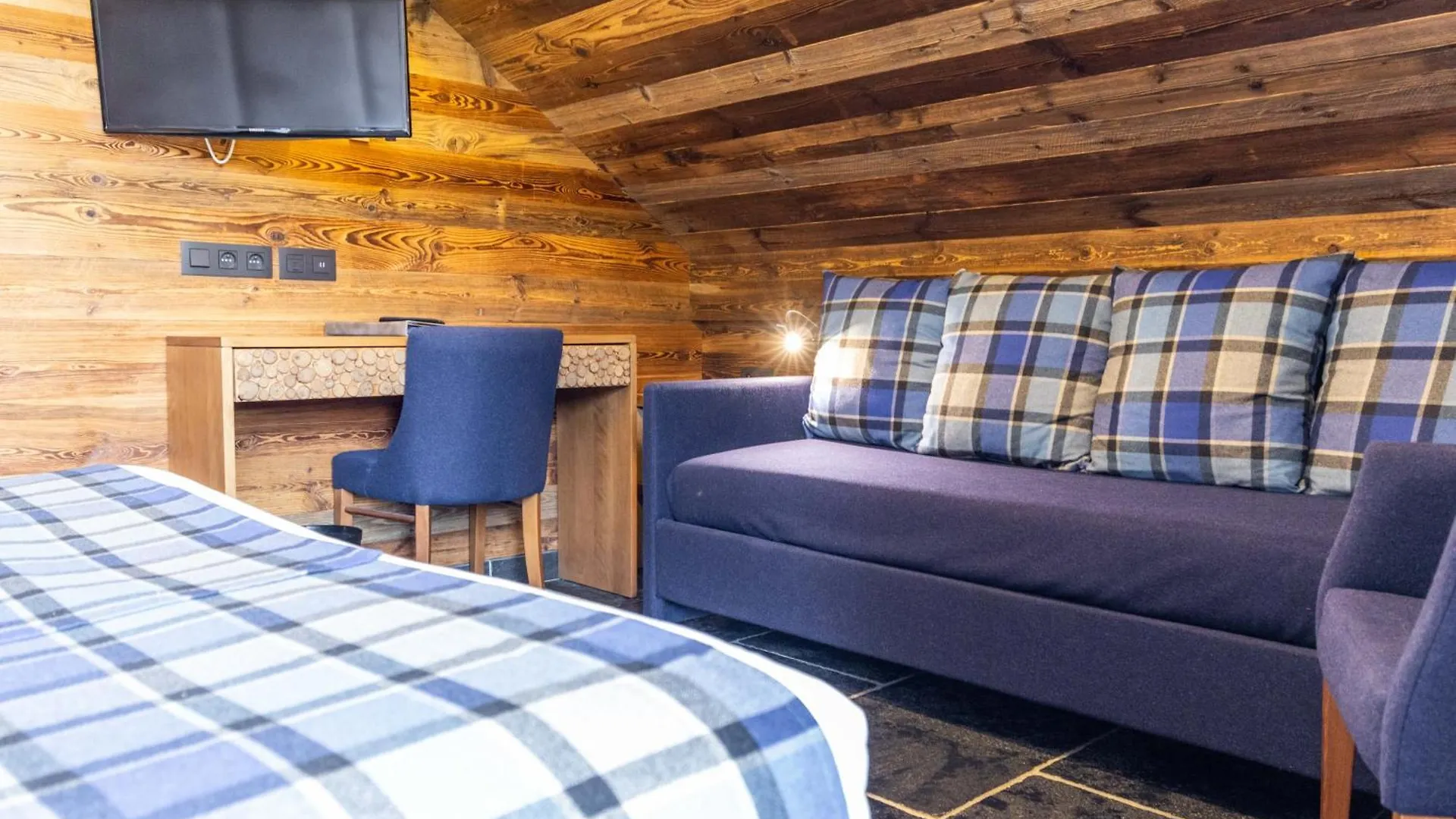 Hotel Alpina & Spa - Restaurant Oxalis Les Gets 3*,