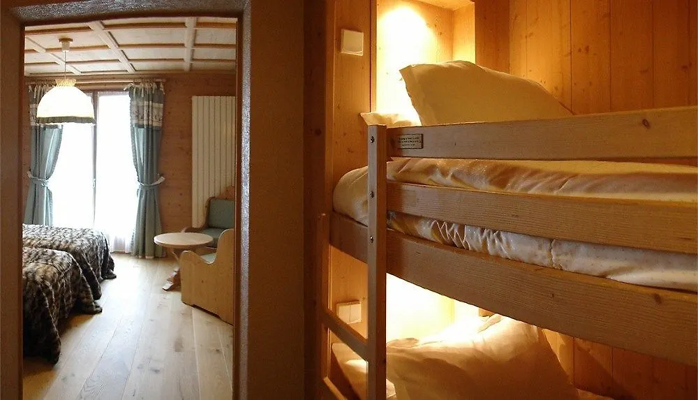 Hotel Alpina & Spa - Restaurant Oxalis Les Gets 3*,  France