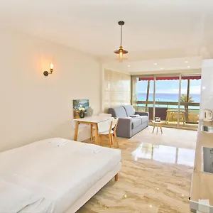 promenade-holiday-cosy-sea-front-studio.fr-provencehotel.com/
